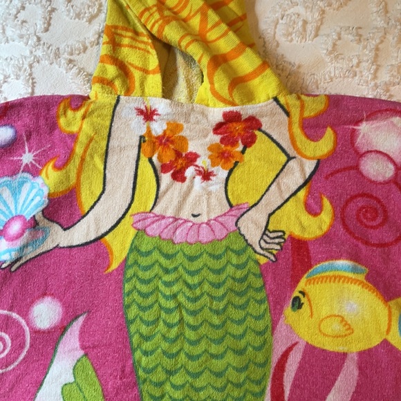 Kids hooded wearable beach towels! - Picture 2 of 13